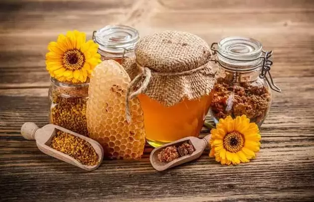O mel é un remedio útil e saboroso que pode mellorar a potencia masculina